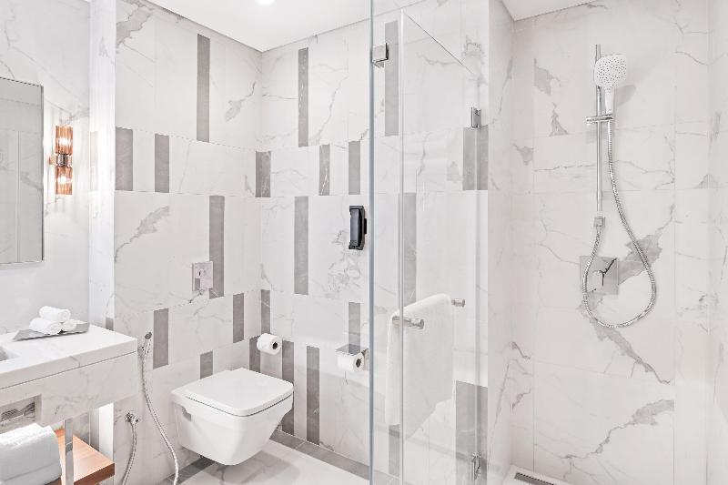 اتاق استاندارد با تخت بزرگ, Holiday Inn Dubai Al Maktoum Airport, An Ihg