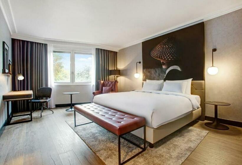 行政房间, Radisson Red London Heathrow