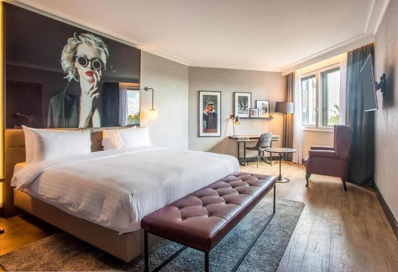 行政套房, Radisson Red London Heathrow