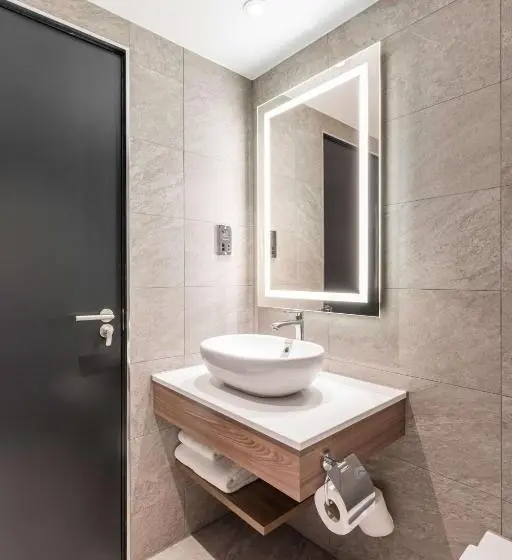 اتاق خانوادگی, Radisson Red London Heathrow