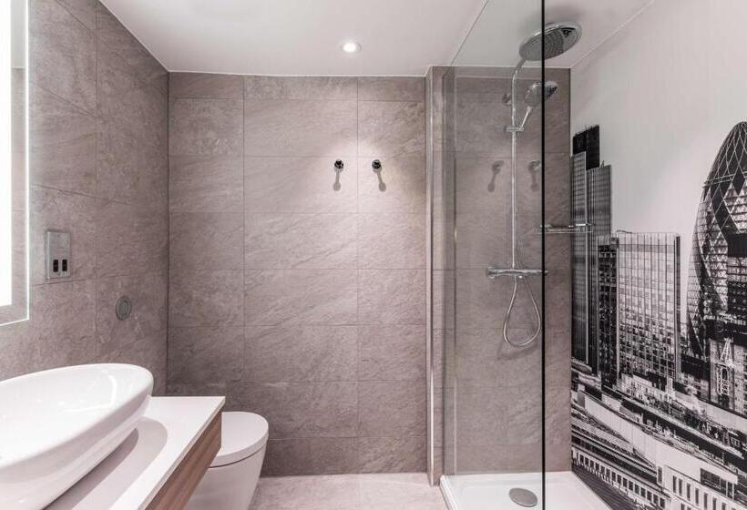 高级大房间, Radisson Red London Heathrow