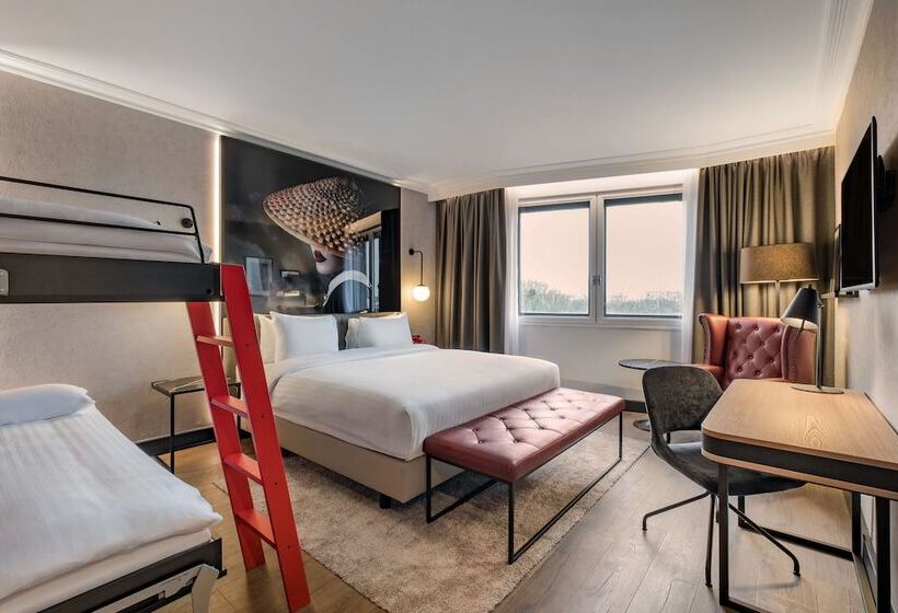 수피리어 전망 룸, Radisson Red  London Heathrow