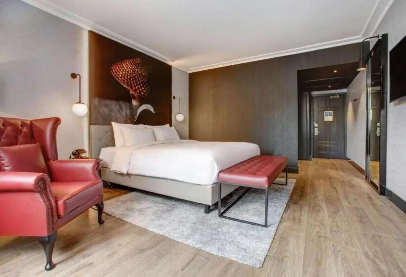 اتاق سوپریور با چشمانداز, Radisson Red London Heathrow