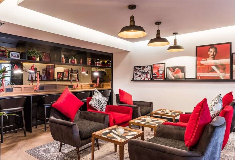 行政房间, Radisson Red London Heathrow