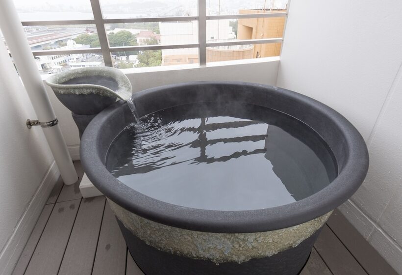 اتاق اجرایی, Sansui Naha ryukyu Hot Spring Naminoueyu