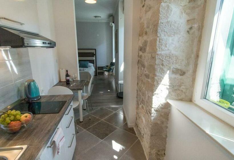 디럭스 스튜디오, Jr Luxury Guesthouse