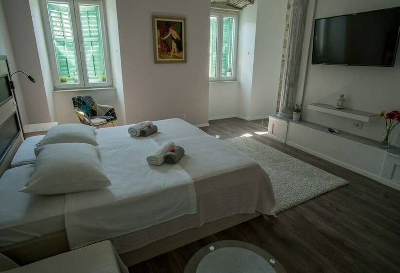 디럭스 스튜디오, Jr Luxury Guesthouse