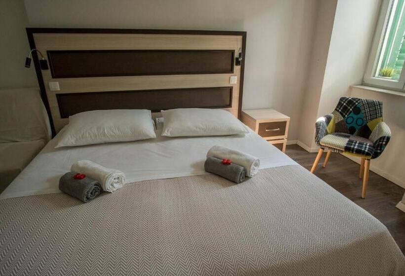 디럭스 스튜디오, Jr Luxury Guesthouse