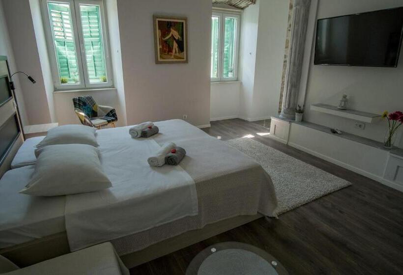디럭스 스튜디오, Jr Luxury Guesthouse