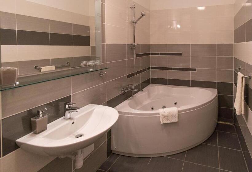 디럭스 스튜디오, Jr Luxury Guesthouse