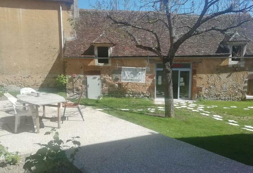 מיטה בחדר משותף, L'auberge De Treigny