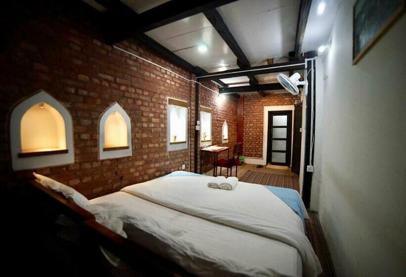 اتاق استاندارد, Bandipur Chhen