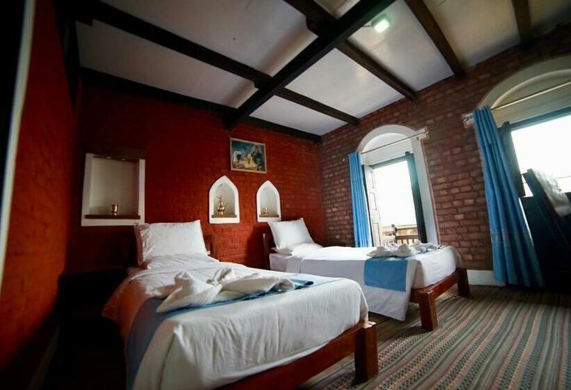 اتاق استاندارد با بالکن, Bandipur Chhen