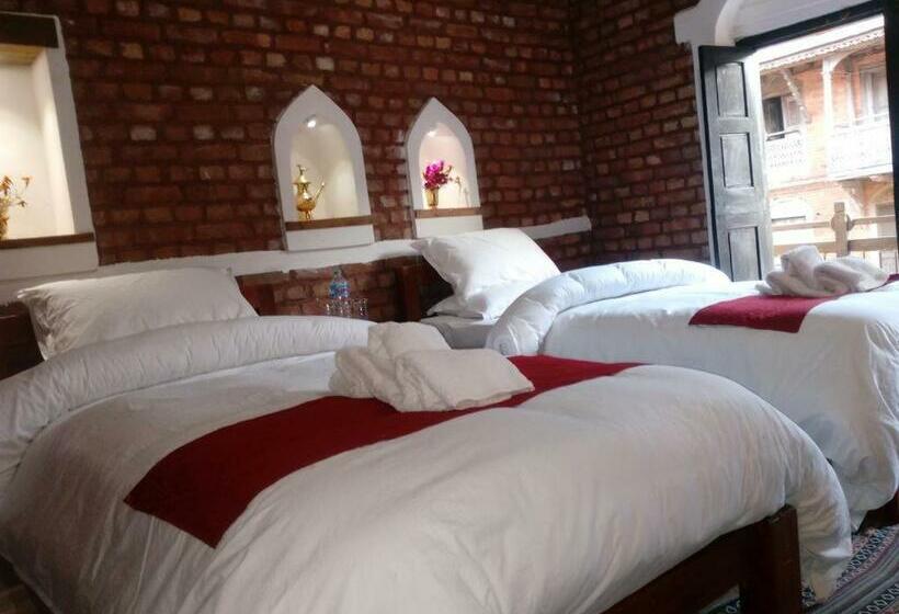 اتاق استاندارد با بالکن, Bandipur Chhen