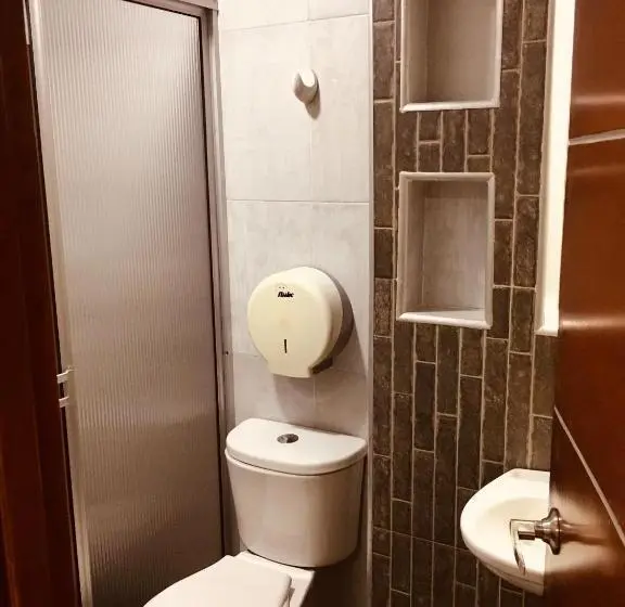 エコノミールーム, Canoa Inn