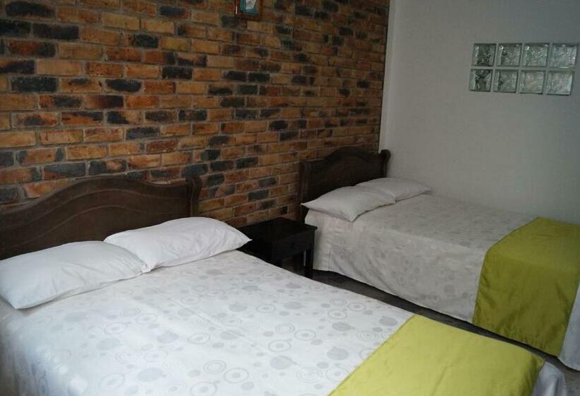 חדר סטנדרט, Engatama