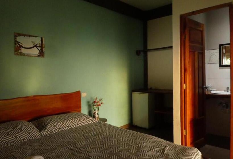 Номер Стандарт Вид на Море, Kambutaleko