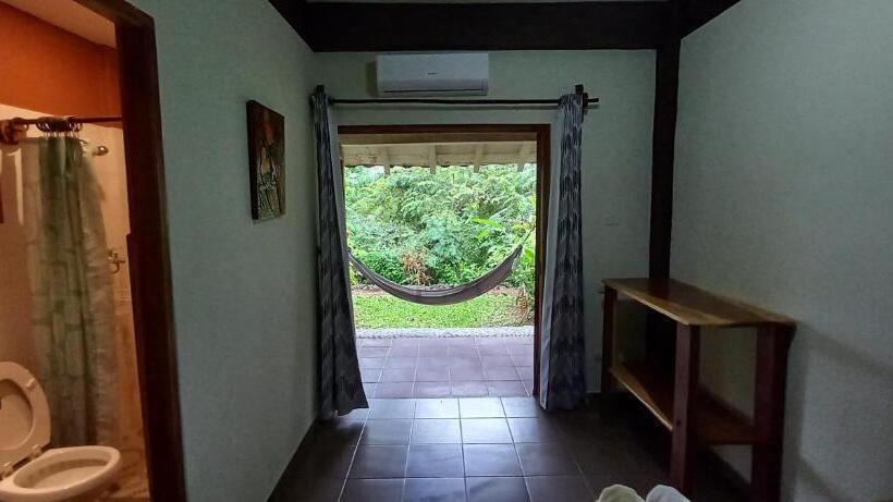 Номер Стандарт Вид на Сад, Kambutaleko