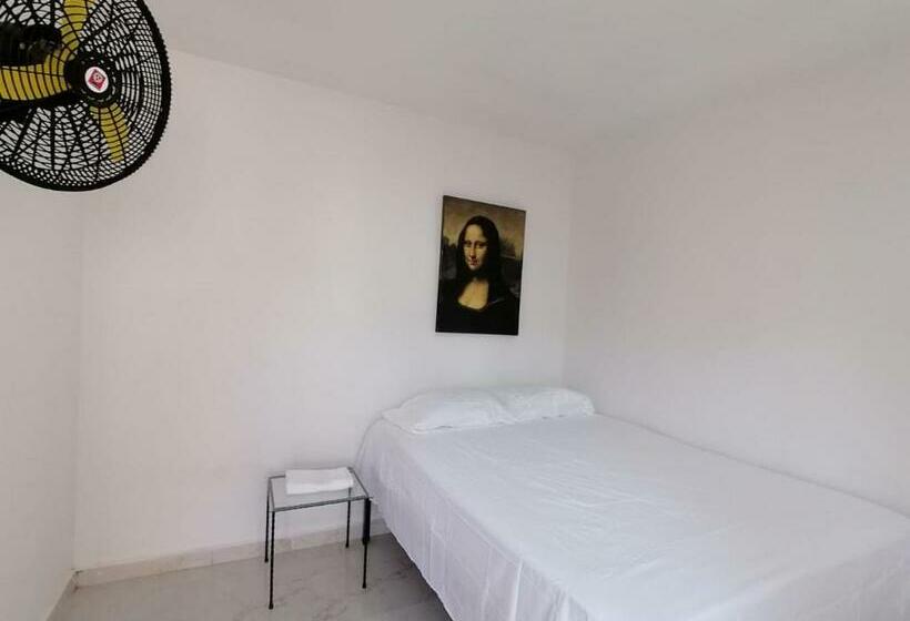 חדר סטנדרט יחיד, San Juan Plaza