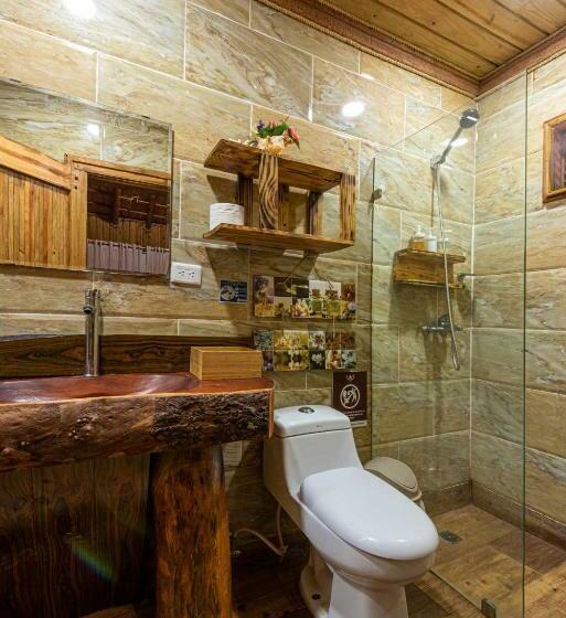 جناح سوبيريور, Vista De águilas Ecolodge