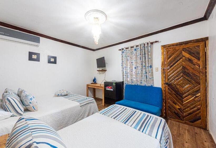 غرفة قياسية ثلاثية, Vista De águilas Ecolodge