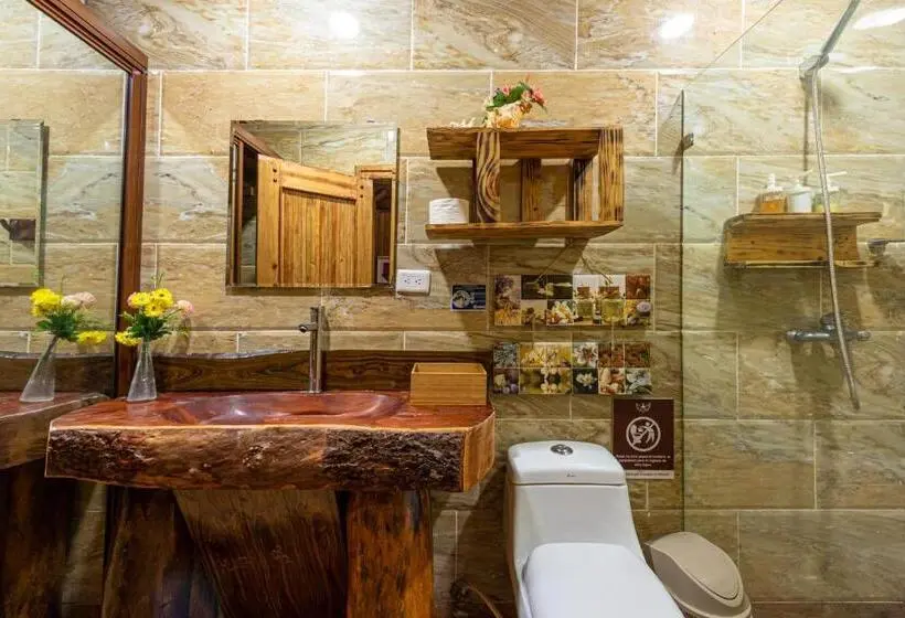 سوییت سوپریور, Vista De águilas Ecolodge