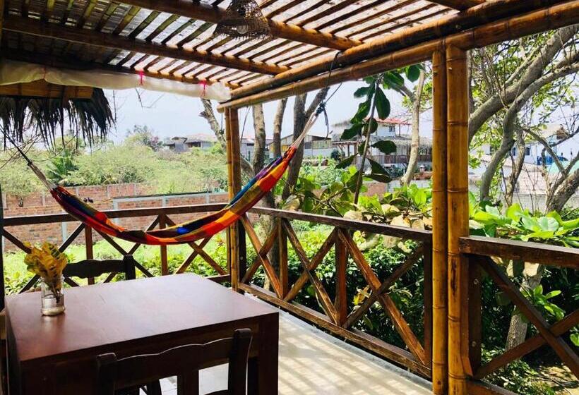 استودیو استاندارد با بالکن, Hostal Los Orishas