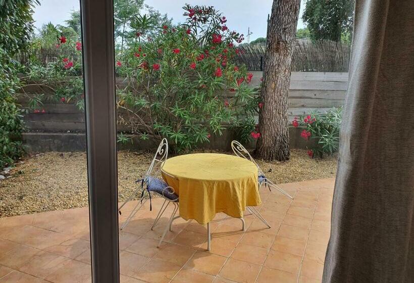 غرفة قياسية مزوَّدة بتراس, K.n.c.1601