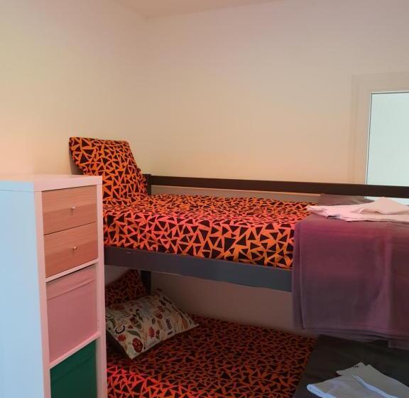 إستوديو قياسى مزودة بتراس, K.n.c.1601