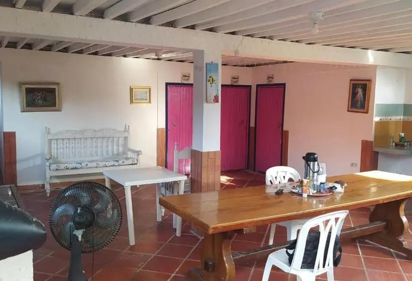 スタンダード4人部屋, Milimar Hostal
