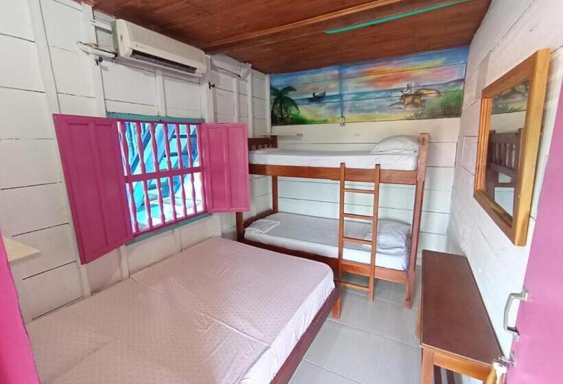 חדר סטנדרט לארבעה, Milimar Hostal