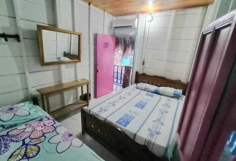 חדר סטנדרט טריפל חדר רחצה חיצוני, Milimar Hostal