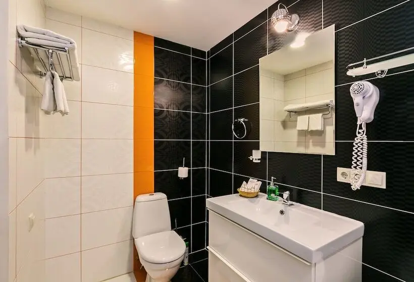سوییت لوکس, Uninn Hotel Vnukovo
