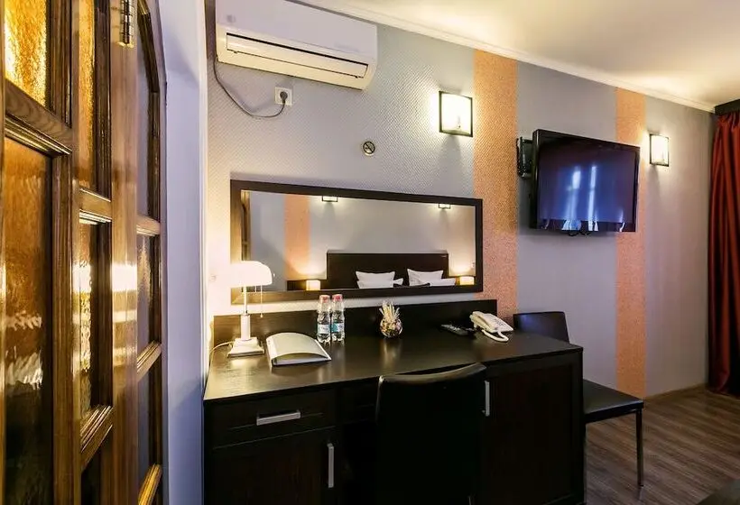 سوییت لوکس, Uninn Hotel Vnukovo