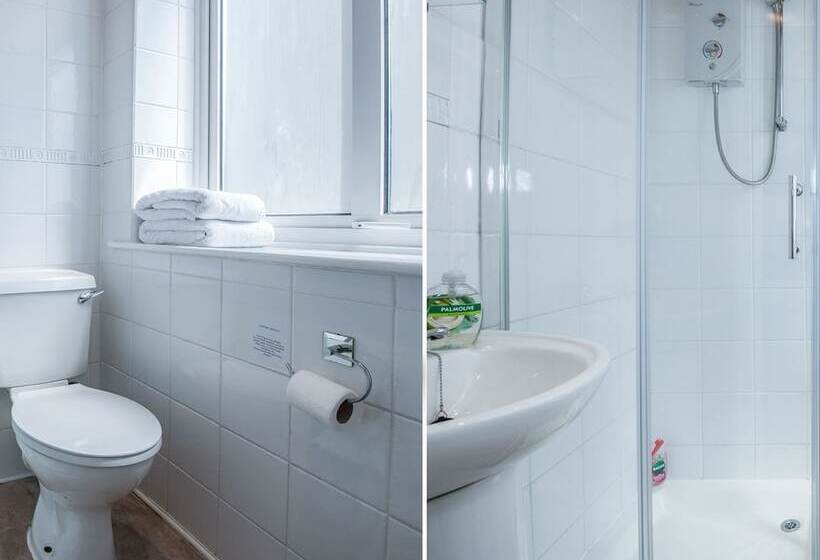 Quarto Estandar, The Pier