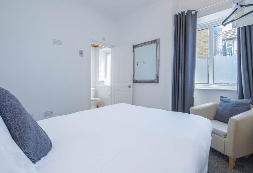 Quarto Estandar, The Pier