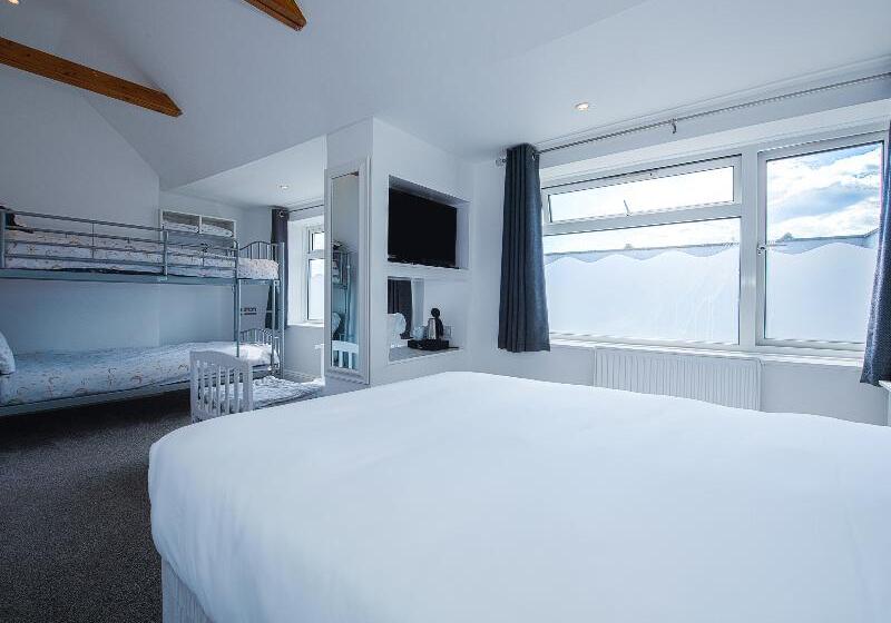 Quarto Triplo Deluxe, The Pier