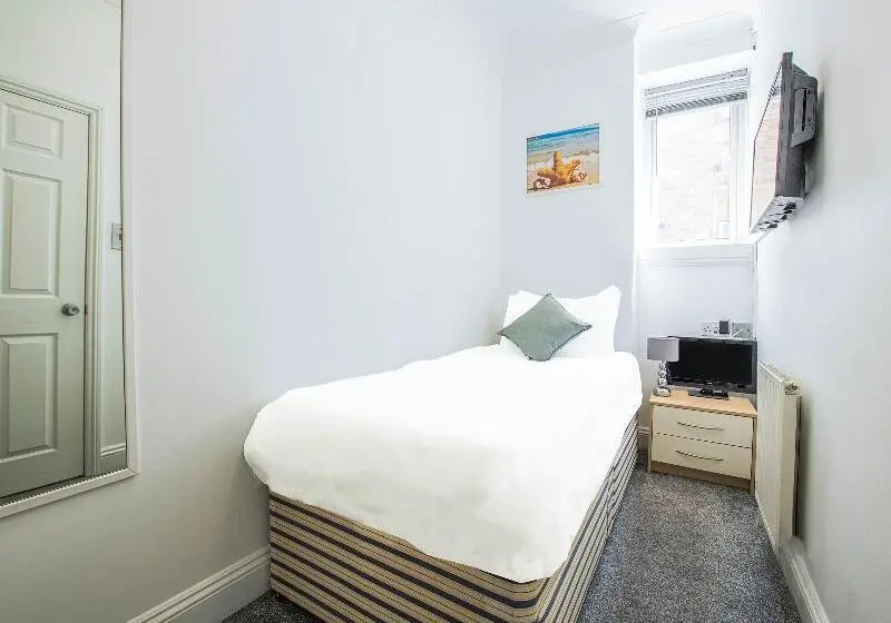 デラックスの４人部屋, The Pier