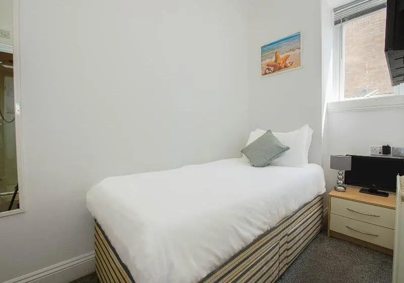 デラックスの４人部屋, The Pier