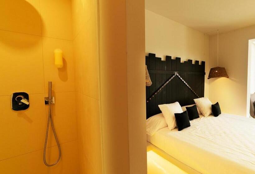 غرفة إقتصادية, Paiise Hotels