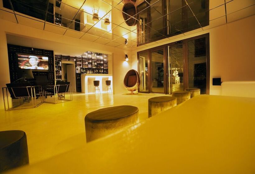 غرفة إقتصادية, Paiise Hotels