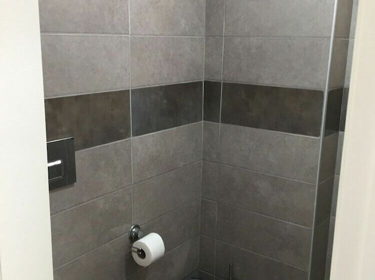 スタンダードルーム, R House