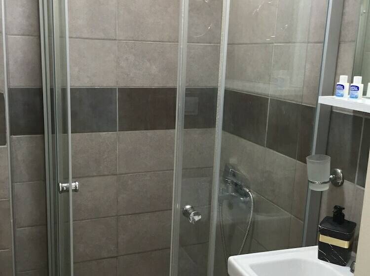 スタンダードルーム, R House