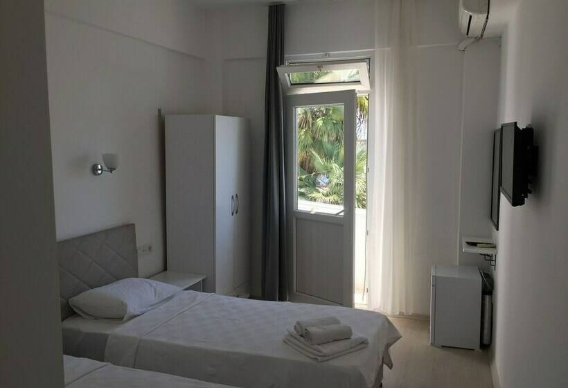 スタンダードルーム, R House