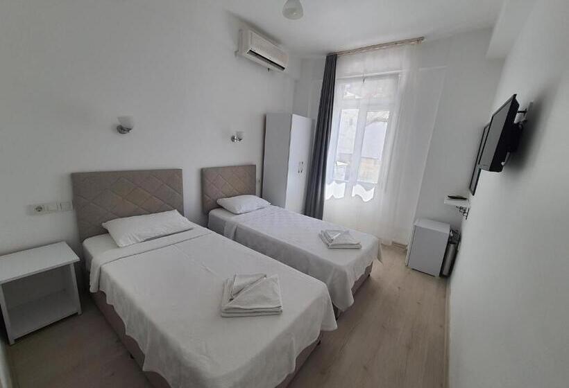 スタンダードルーム, R House