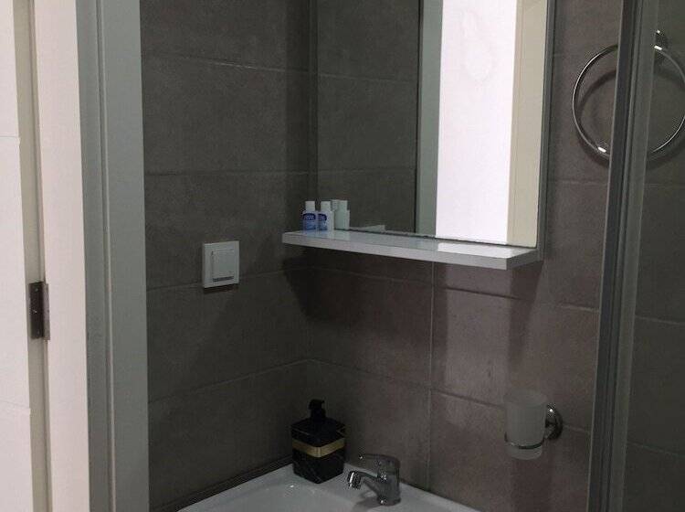 スタンダードルーム, R House