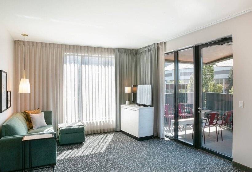 مجموعه ویستا شهر, Towneplace Suites Nashville Downtown/capitol District