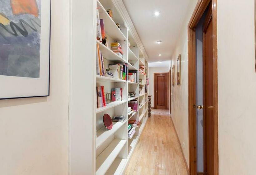 اتاق استاندارد یک نفره, Modern B&b Somosaguas