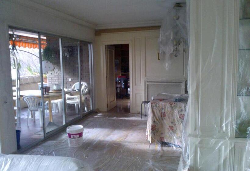 اتاق لوکس, Modern B&b Somosaguas