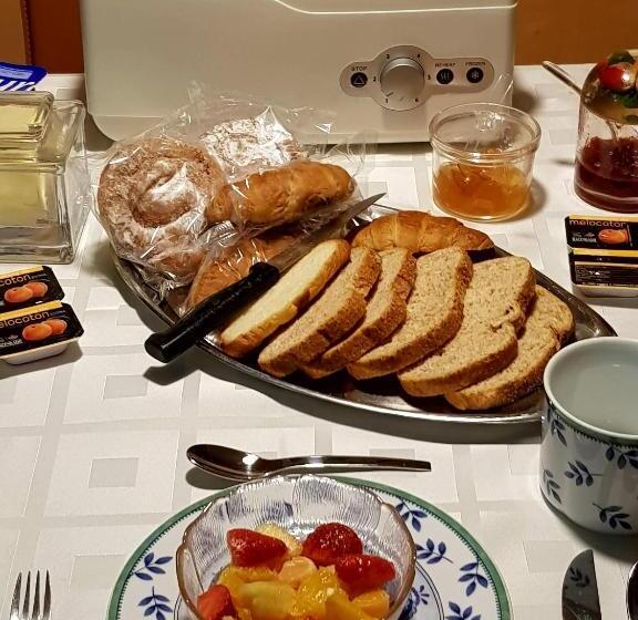 اتاق استاندارد یک نفره, Modern B&b Somosaguas